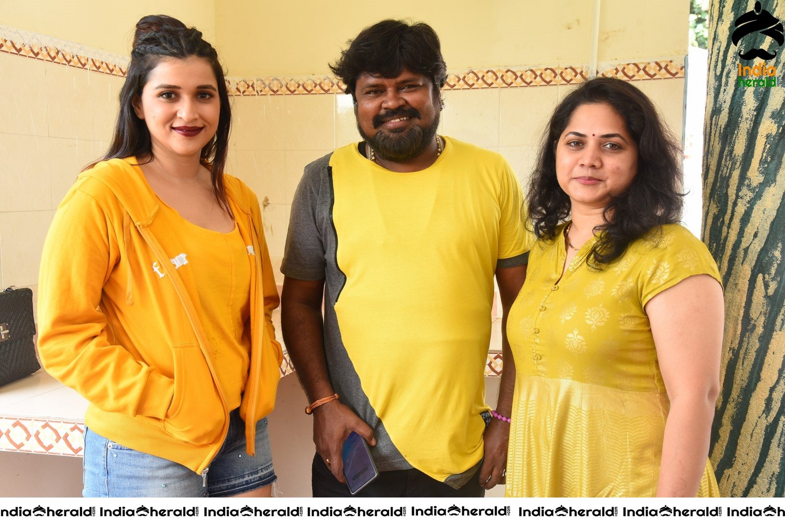 Actors of Hi 5 Movie with Mannara Chopra Set 1