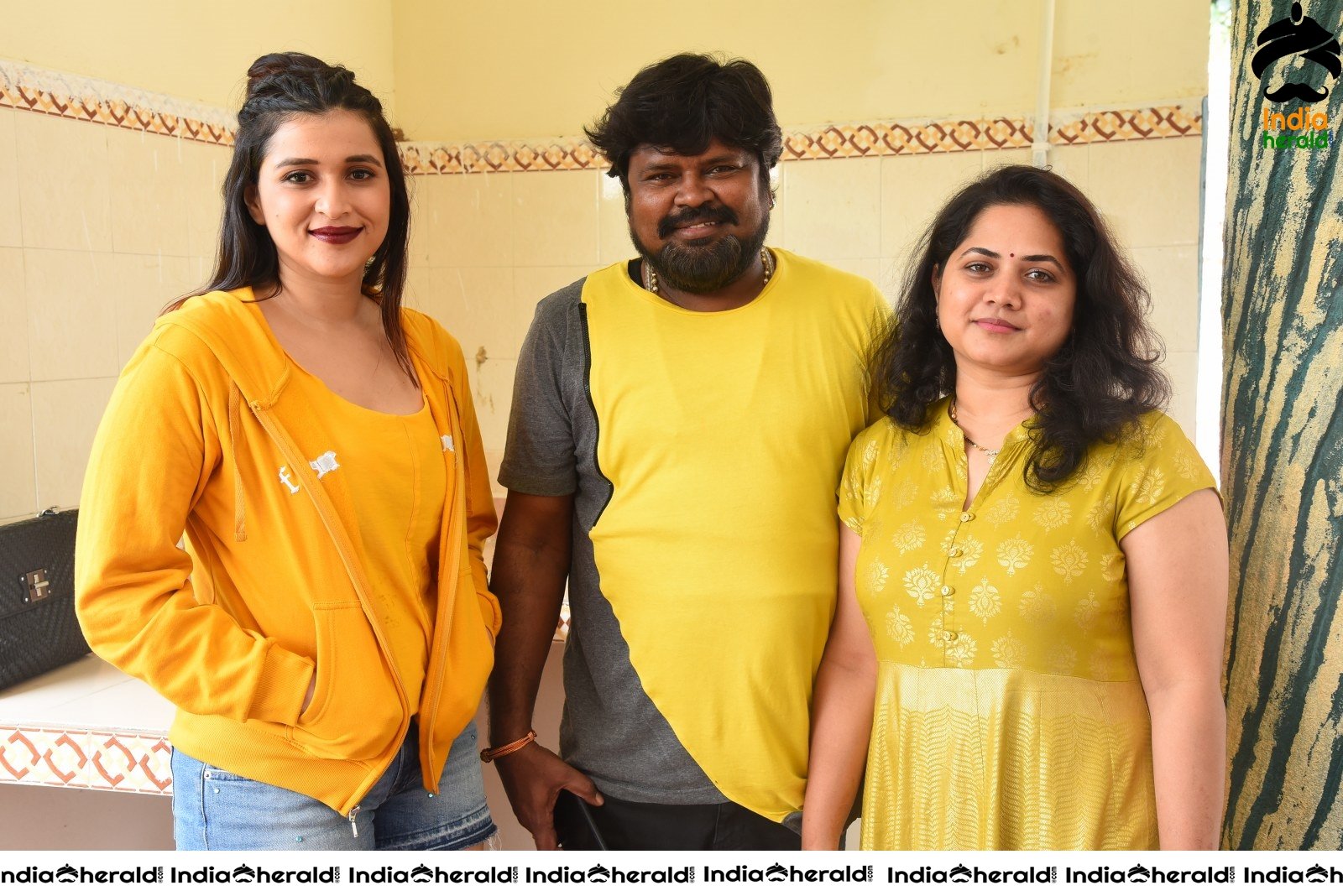 Actors of Hi 5 Movie with Mannara Chopra Set 1