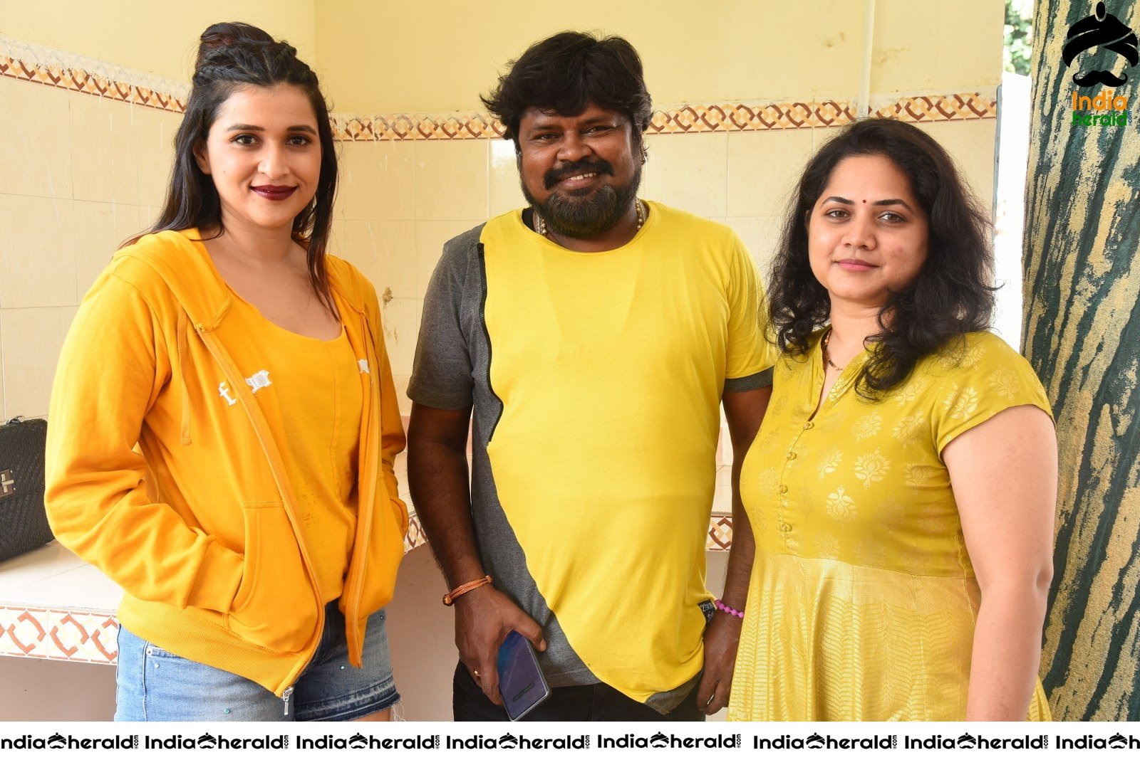 Actors of Hi 5 Movie with Mannara Chopra Set 1