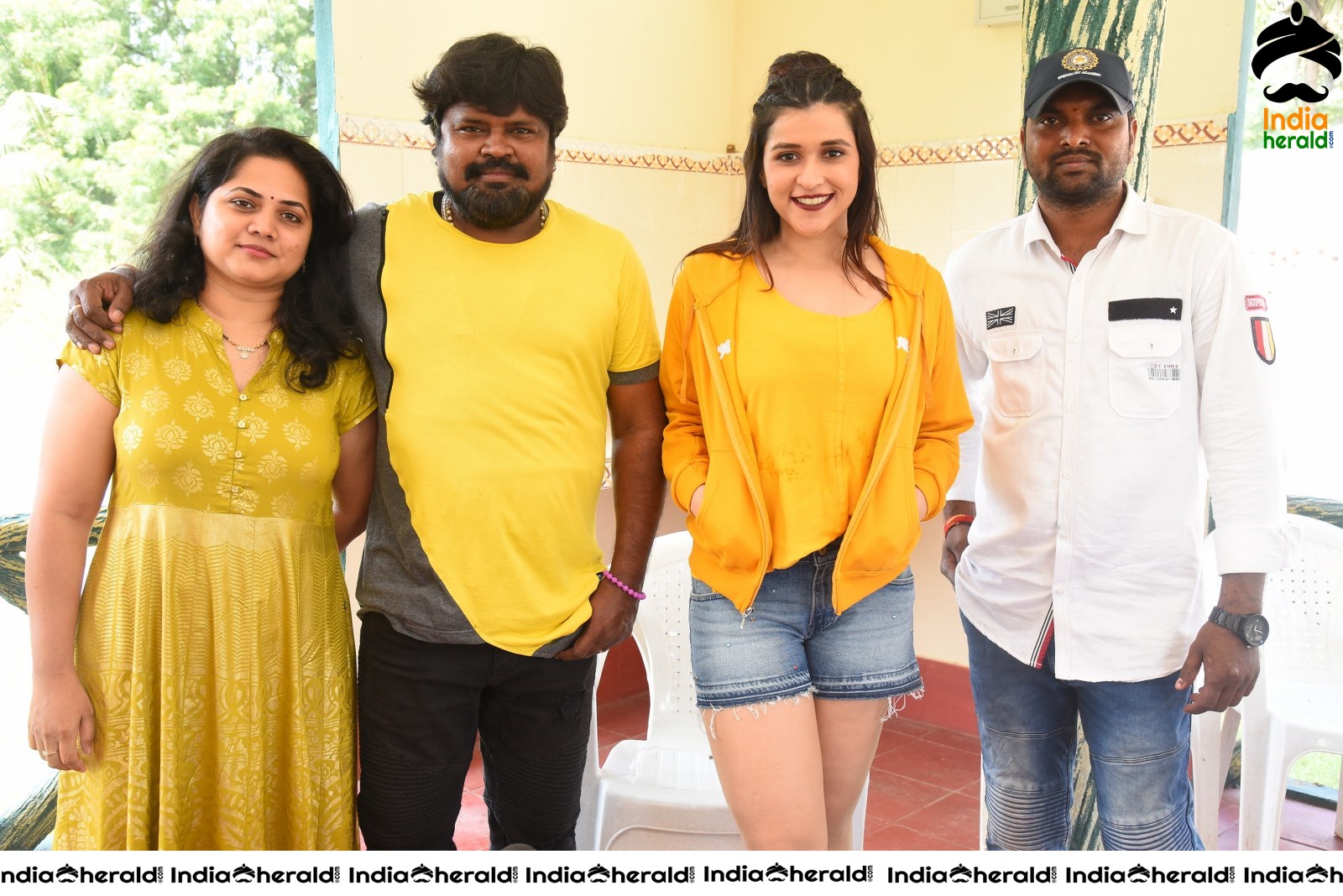 Actors of Hi 5 Movie with Mannara Chopra Set 2