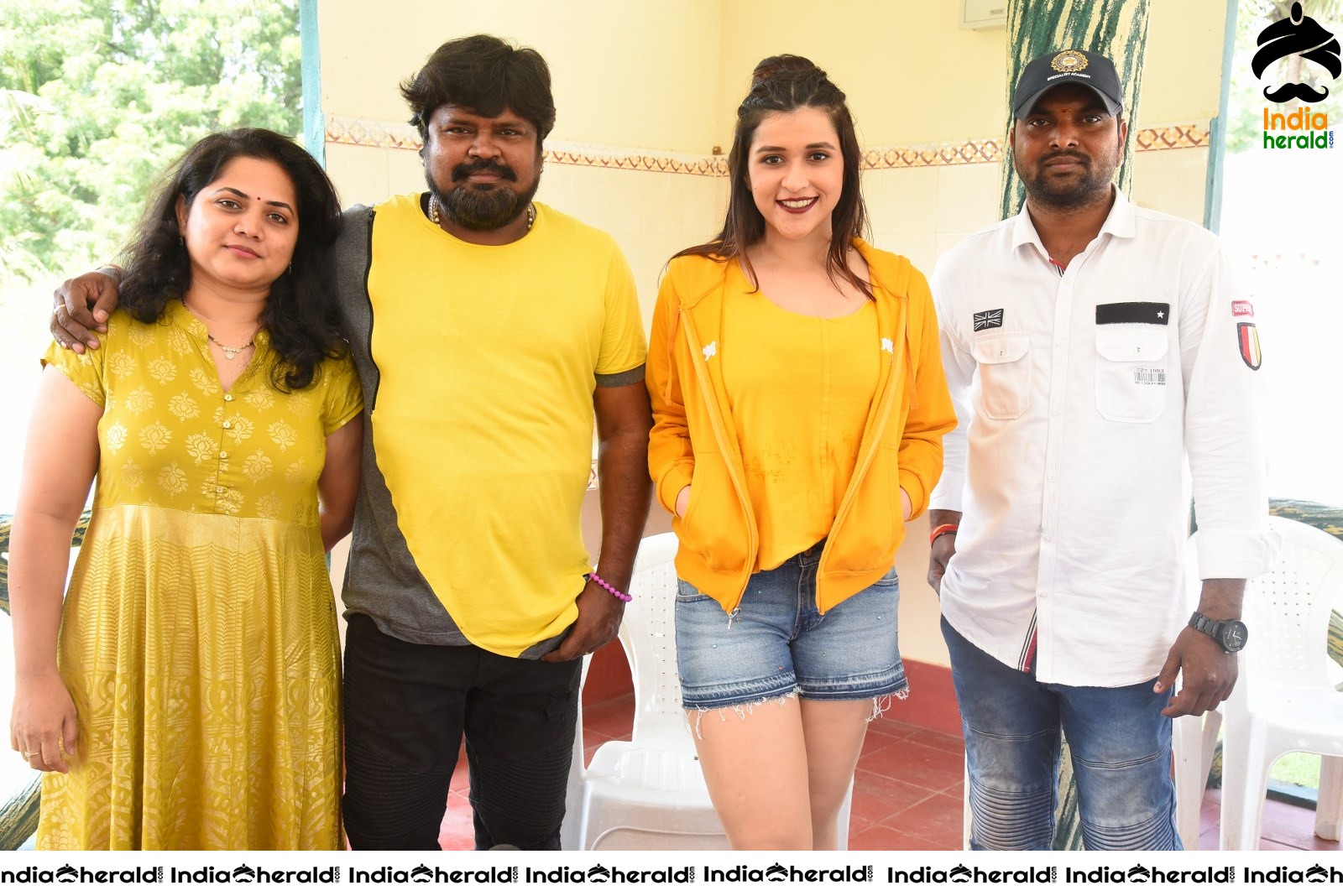 Actors of Hi 5 Movie with Mannara Chopra Set 2