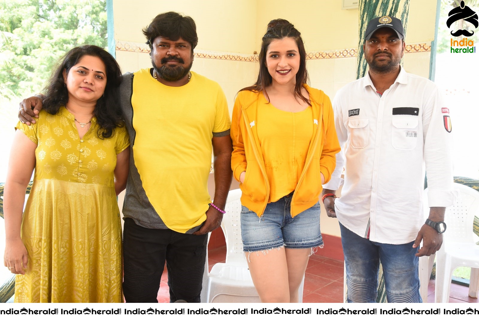 Actors of Hi 5 Movie with Mannara Chopra Set 2