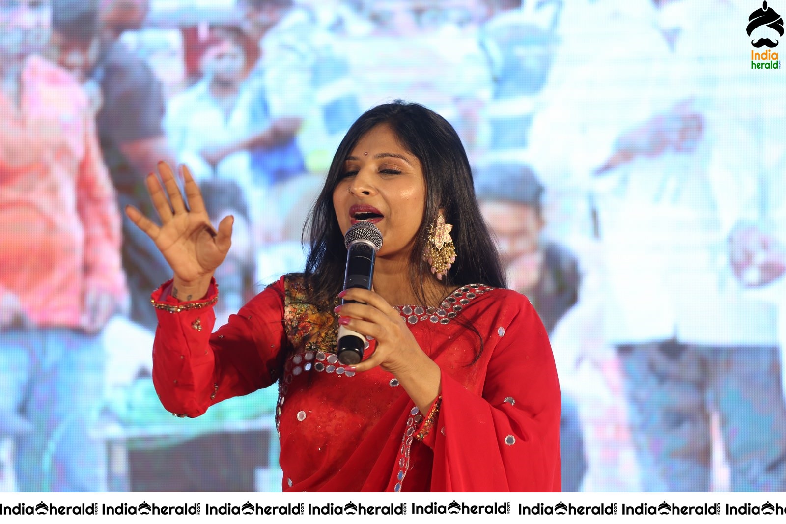 Actors Speak about their Experiences working at Ullala Ullala Set 1