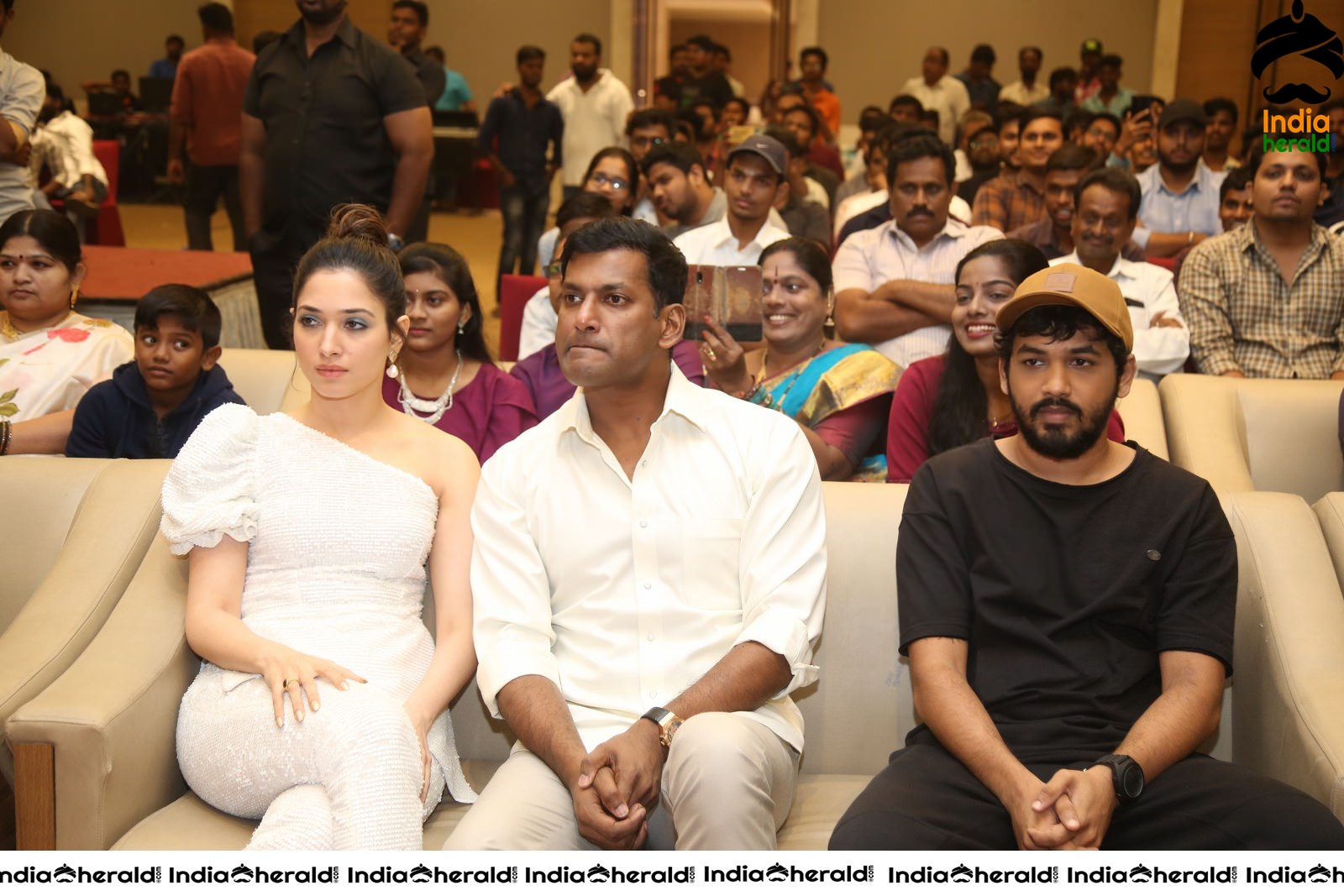 Actors Vishal and Tamannaah Alluring in White Set 2
