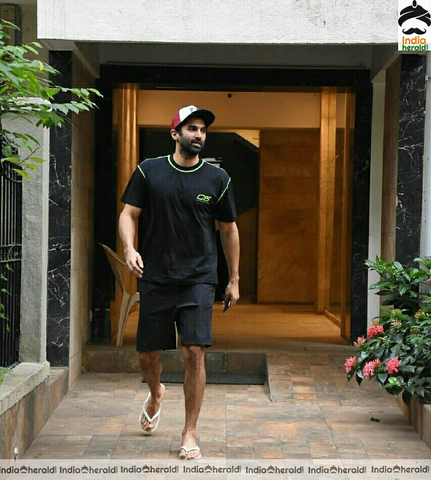 Aditya Roy Kapoor Spotted Outside In Bandra