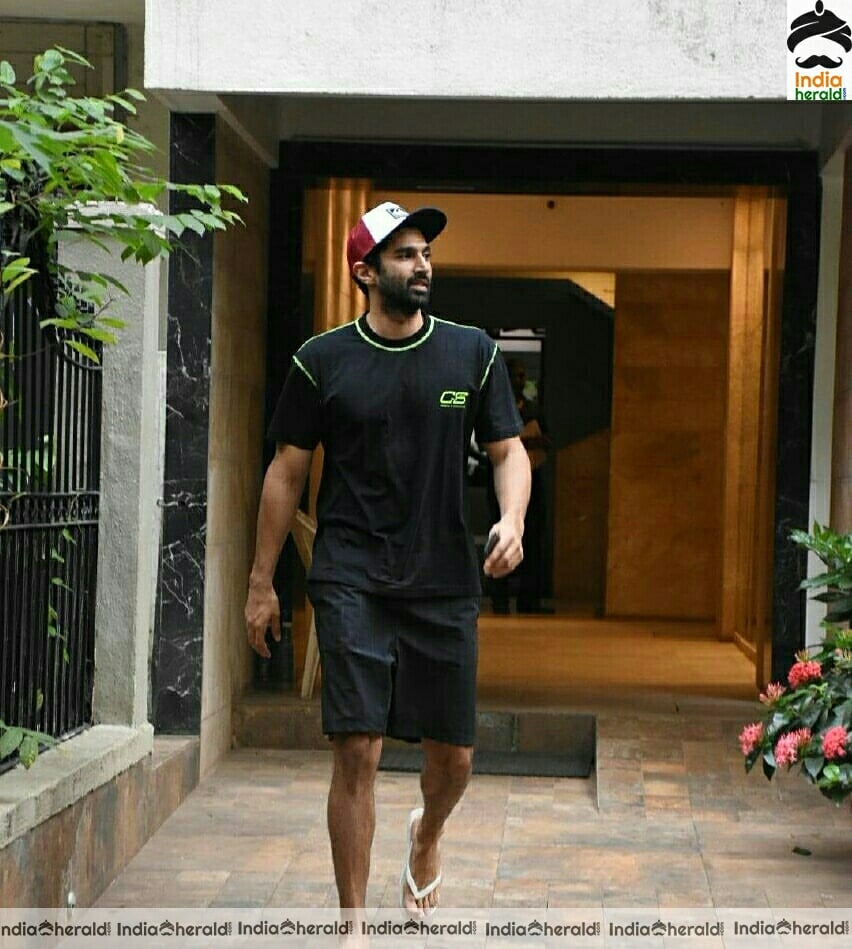 Aditya Roy Kapoor Spotted Outside In Bandra