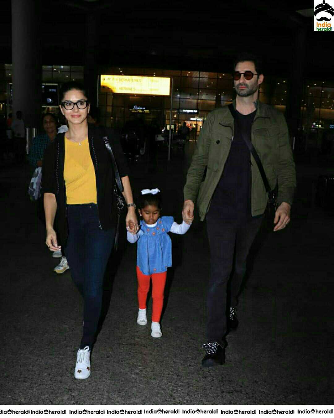 Adorable Ceone Family Clicked At Airport