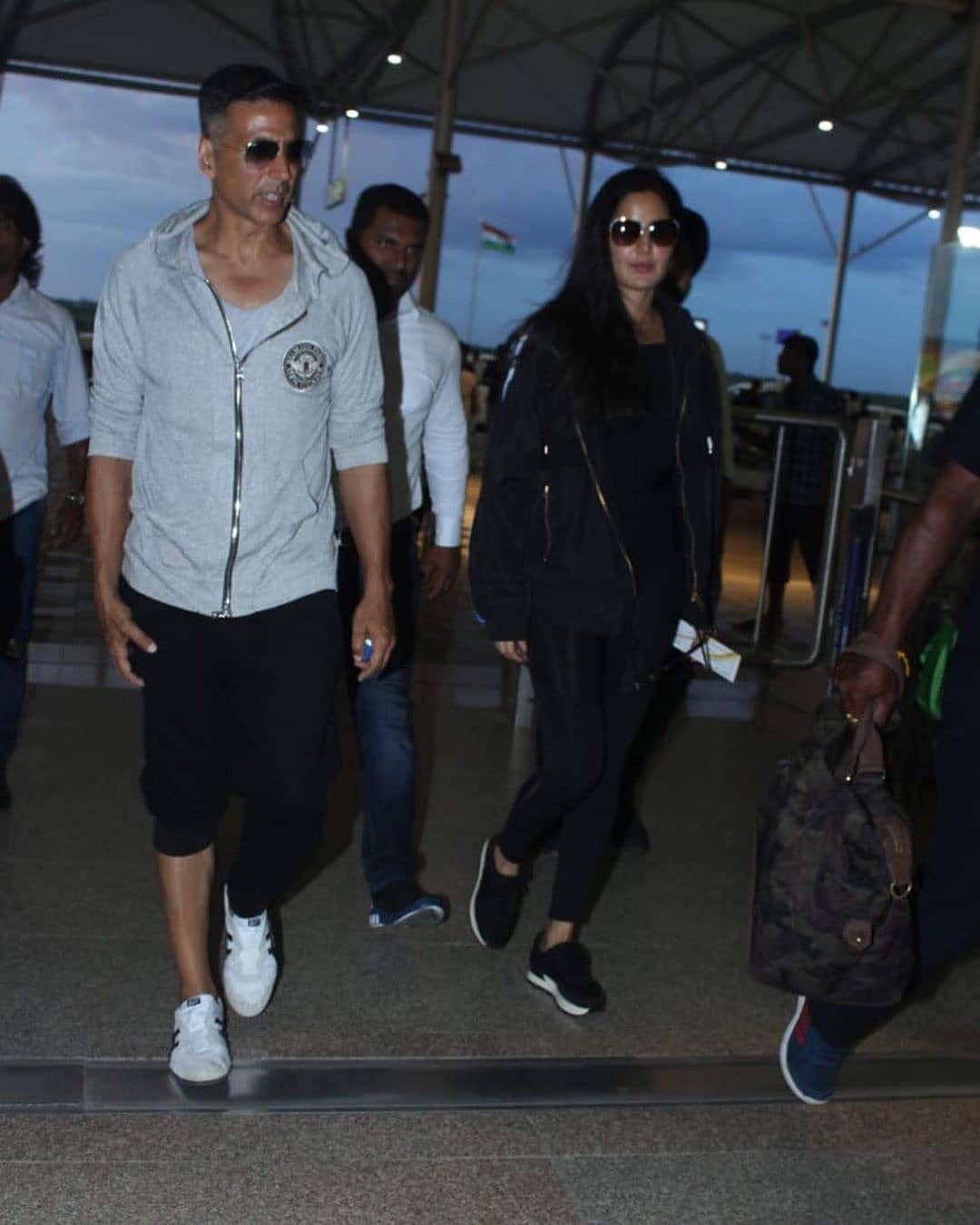 Akshay Kumar And Katrina Spotted Together In Mumbai Airport