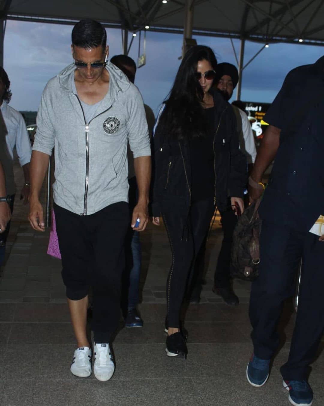 Akshay Kumar And Katrina Spotted Together In Mumbai Airport