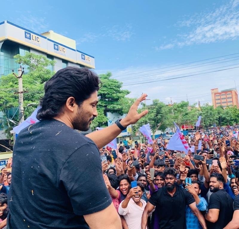 Allu Arjun At Kakinada For AA19 Shooting