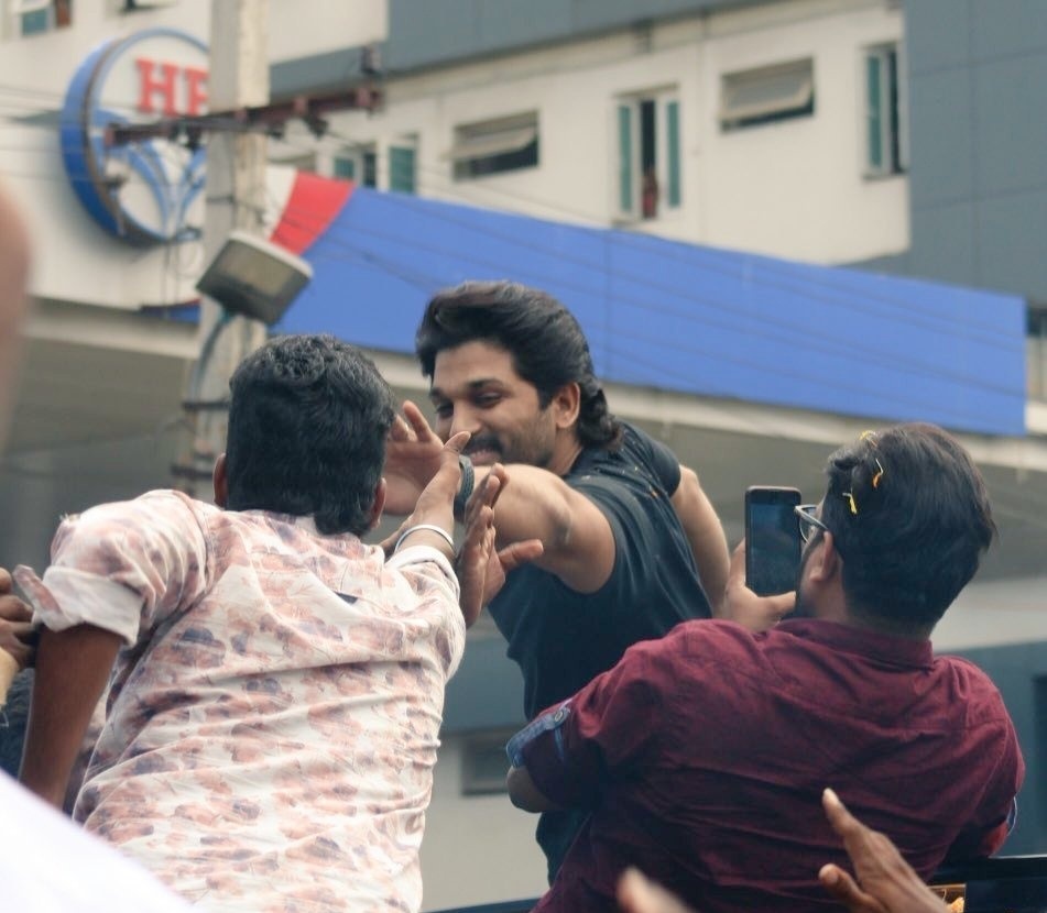 Allu Arjun At Kakinada For AA19 Shooting