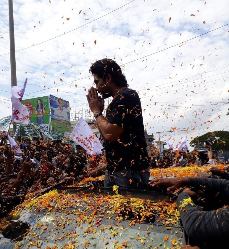 Allu Arjun At Kakinada For AA19 Shooting