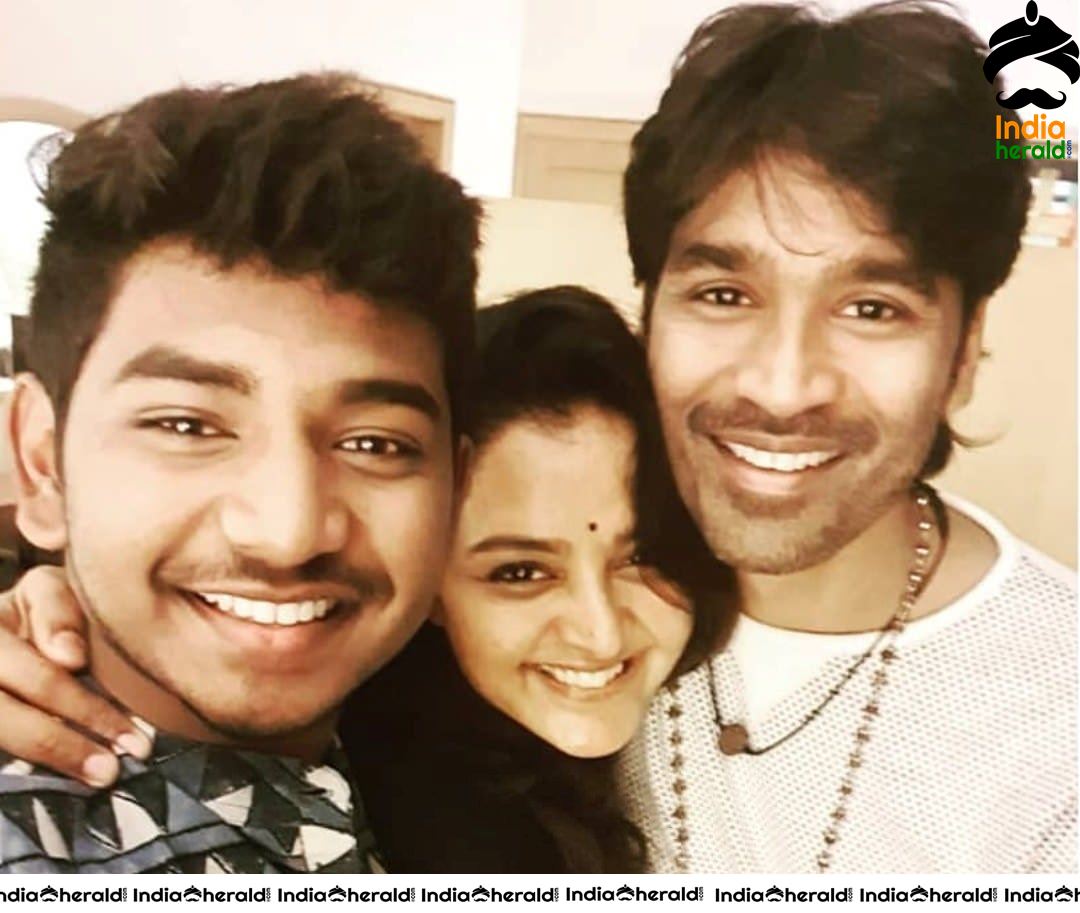 Asuran Family Reunites as these latest clicks of Dhanush Manju Warrier and Ken come along