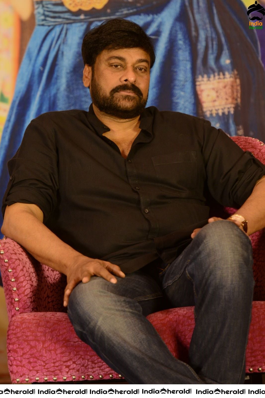 Chiranjeevi looking Dashing at Sye Raa Success Meet Set 1