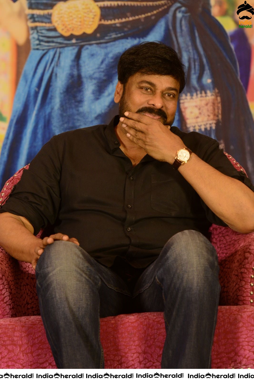 Chiranjeevi looking Dashing at Sye Raa Success Meet Set 1