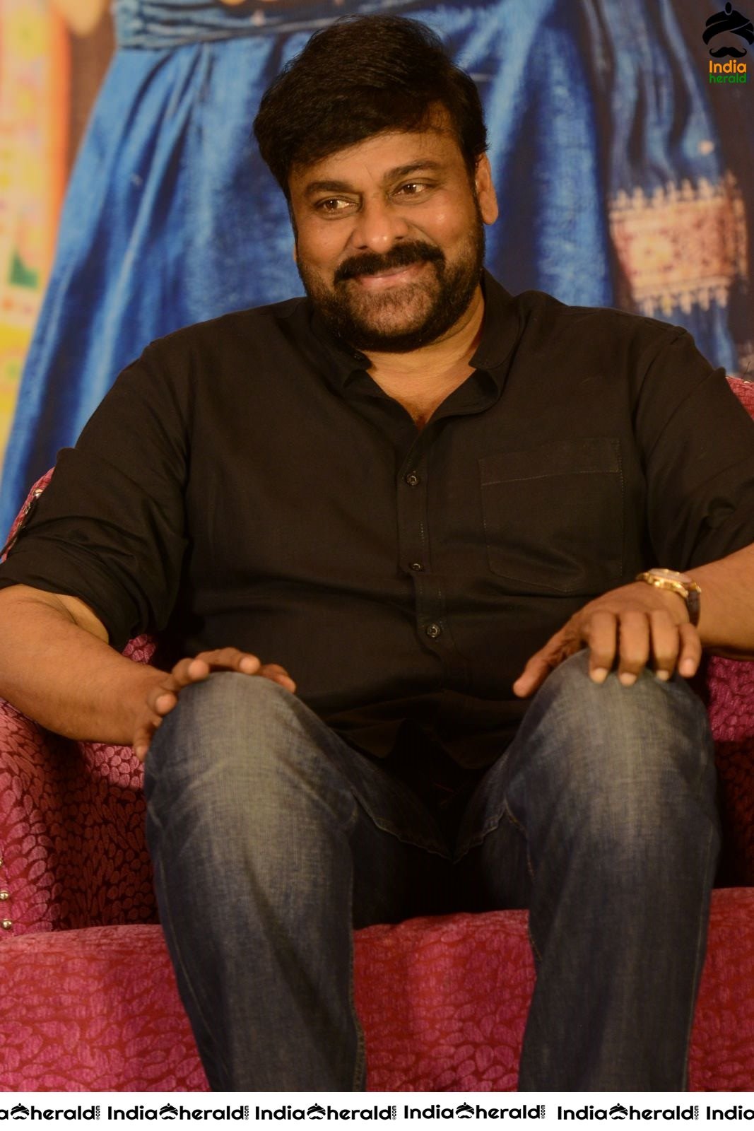 Chiranjeevi looking Dashing at Sye Raa Success Meet Set 1
