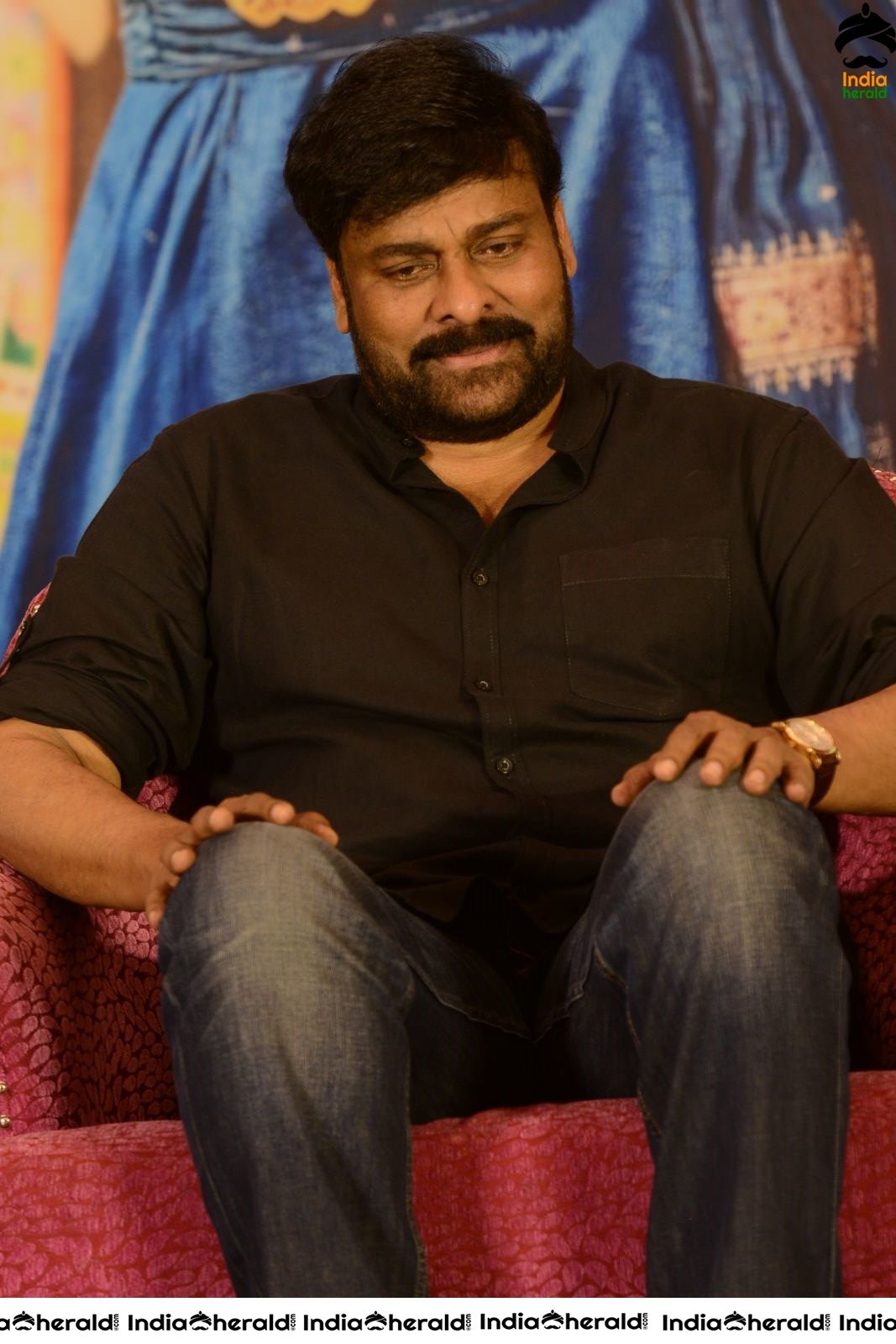Chiranjeevi looking Dashing at Sye Raa Success Meet Set 1