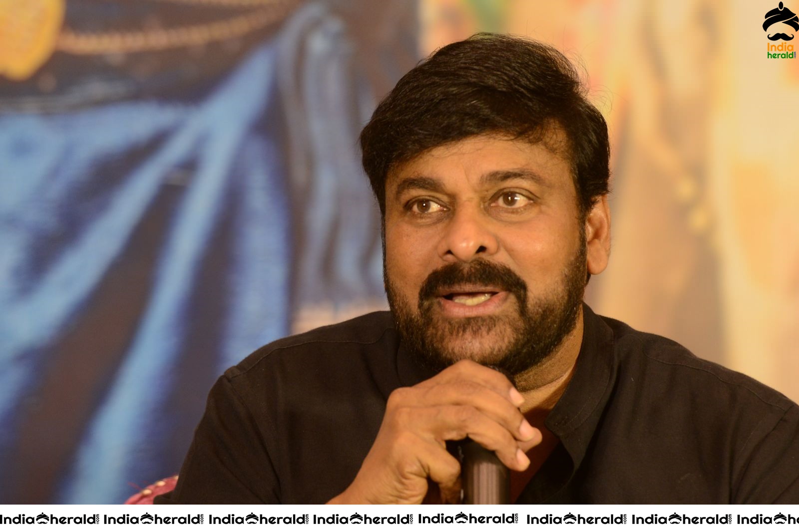 Chiranjeevi looking Dashing at Sye Raa Success Meet Set 1