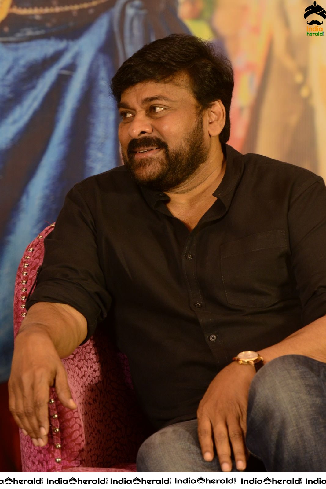 Chiranjeevi looking Dashing at Sye Raa Success Meet Set 1