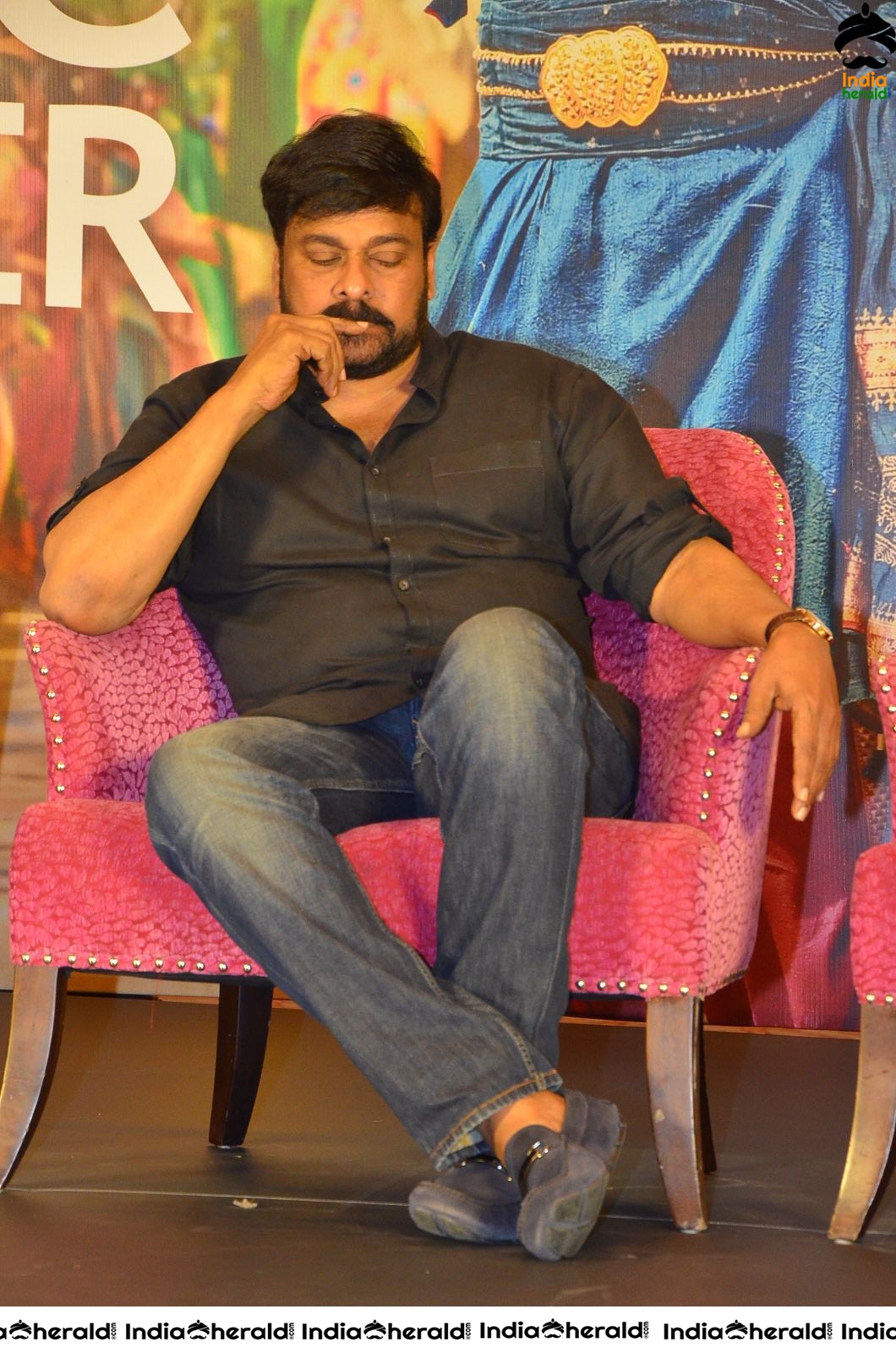 Chiranjeevi looking Dashing at Sye Raa Success Meet Set 3