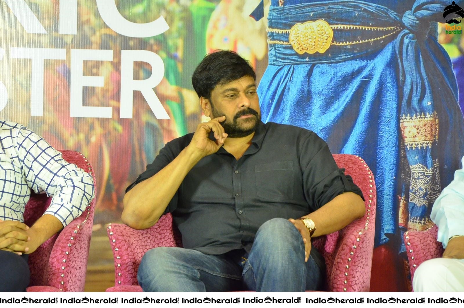 Chiranjeevi looking Dashing at Sye Raa Success Meet Set 4