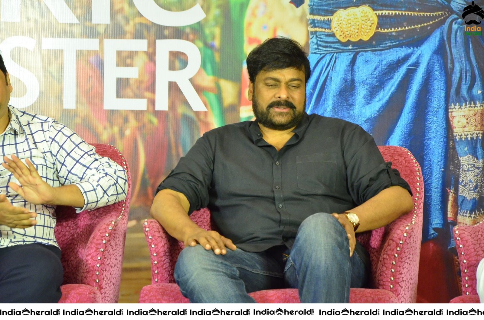 Chiranjeevi looking Dashing at Sye Raa Success Meet Set 4