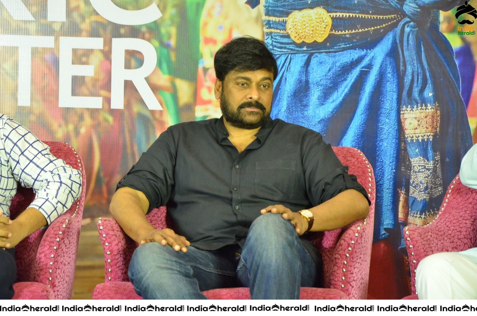 Chiranjeevi looking Dashing at Sye Raa Success Meet Set 4