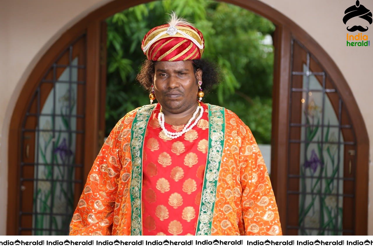 Comedy Actor Yogi Babu Stills from Movie Kaavi Aavi Naduvula Devi