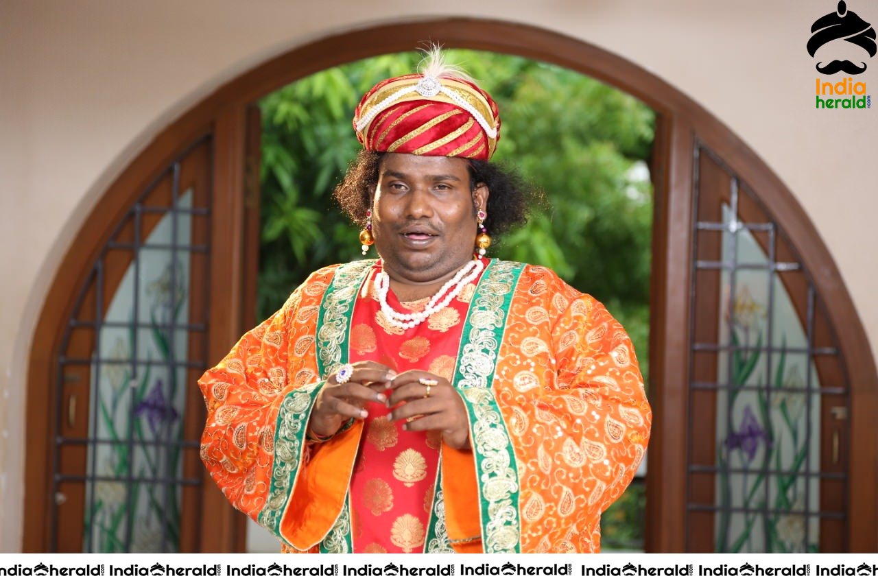 Comedy Actor Yogi Babu Stills from Movie Kaavi Aavi Naduvula Devi