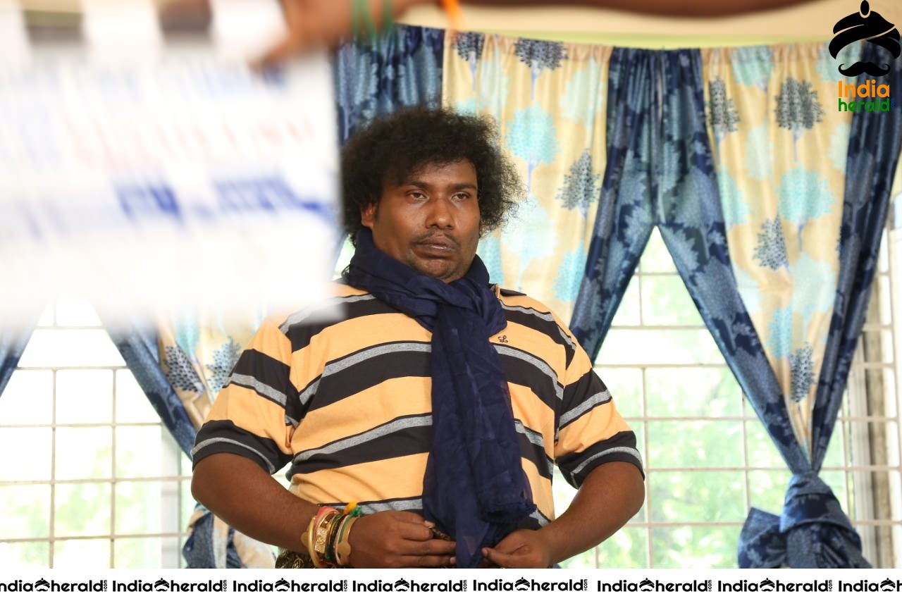 Comedy Actor Yogi Babu Stills from Movie Kaavi Aavi Naduvula Devi