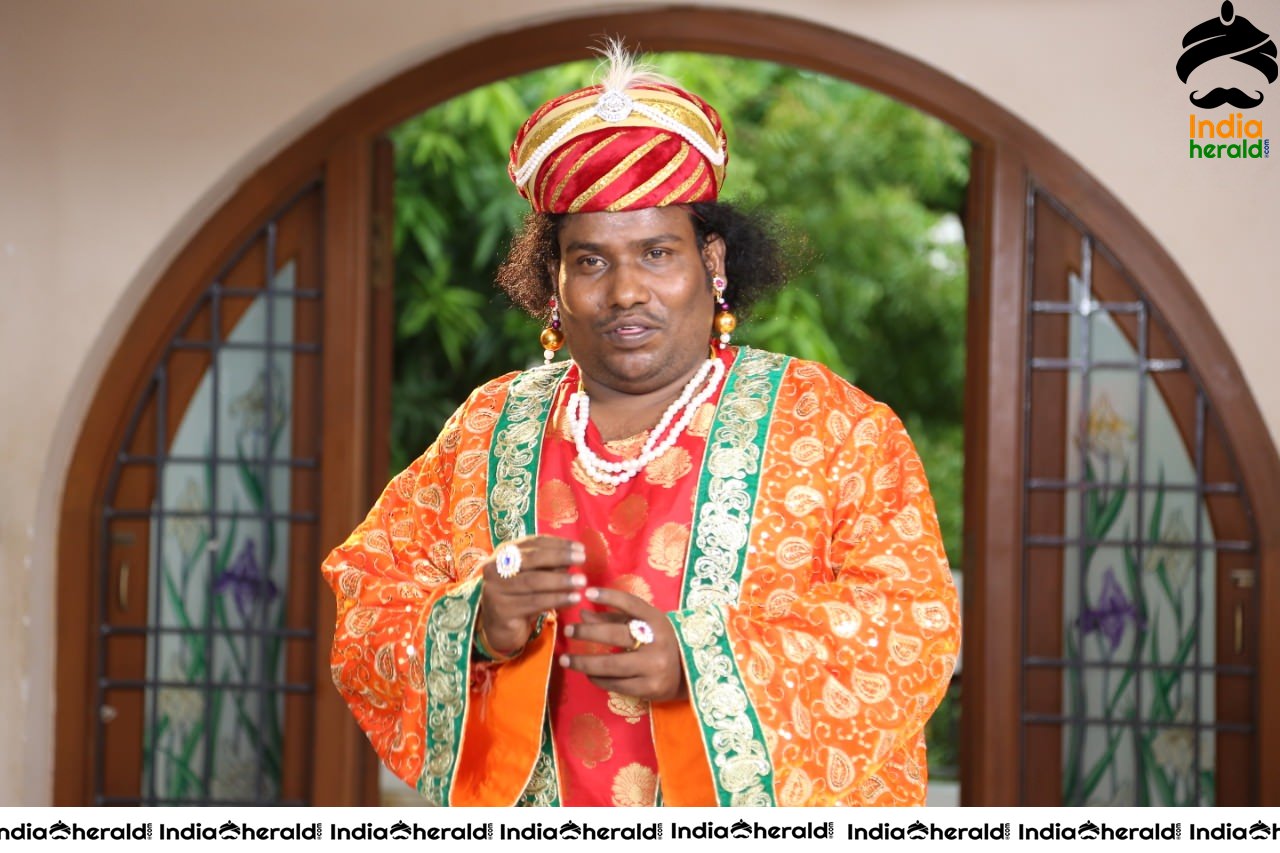 Comedy Actor Yogi Babu Stills from Movie Kaavi Aavi Naduvula Devi