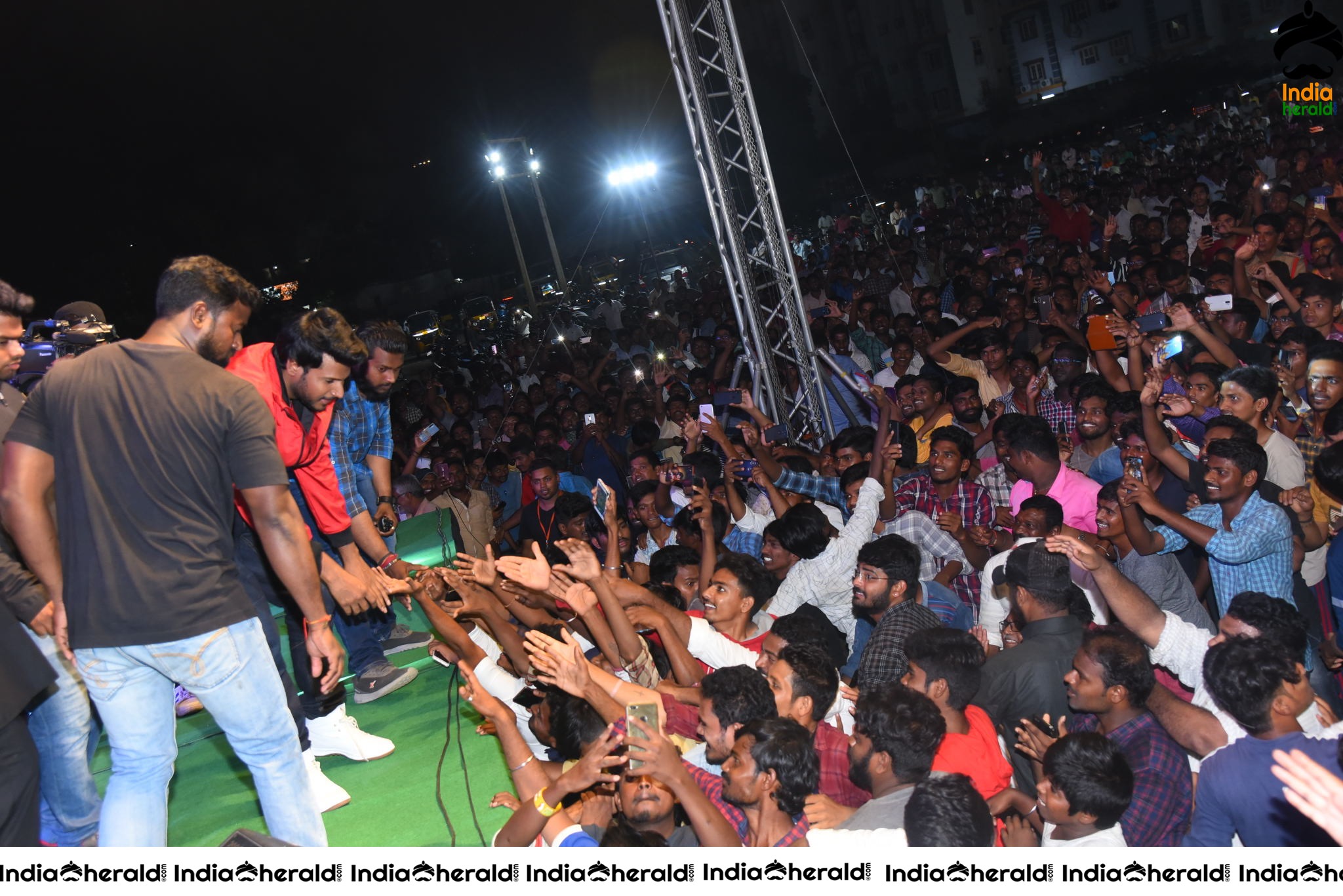 Crowd Mobbed Actor Sundeep Kishan for Taking Selfies Set 1