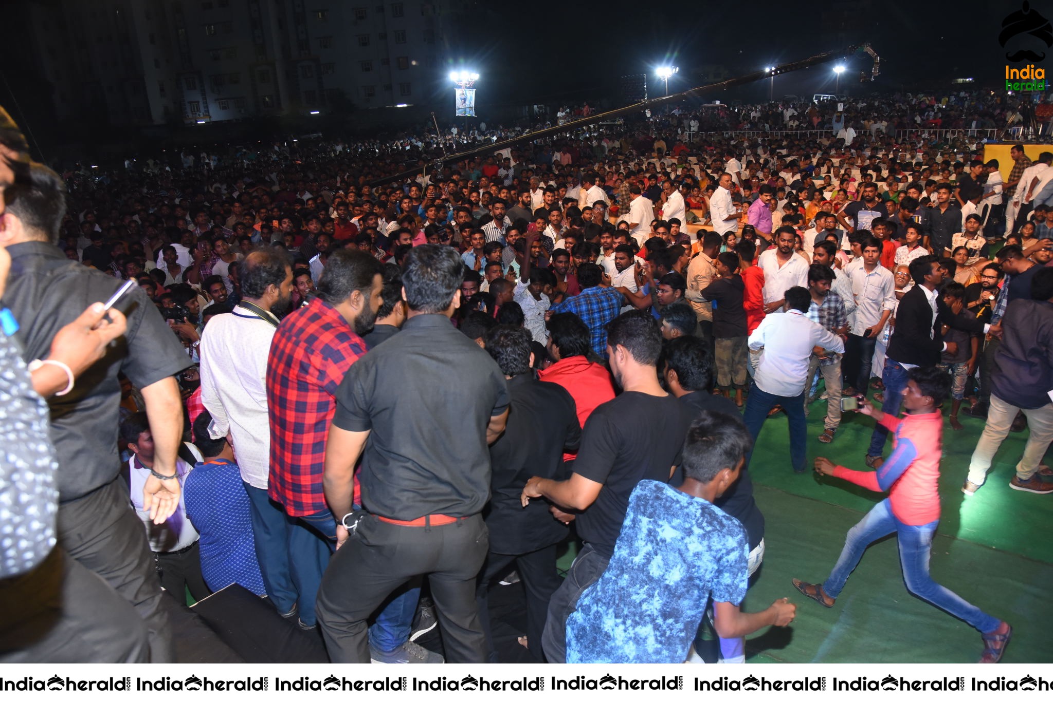 Crowd Mobbed Actor Sundeep Kishan for Taking Selfies Set 2