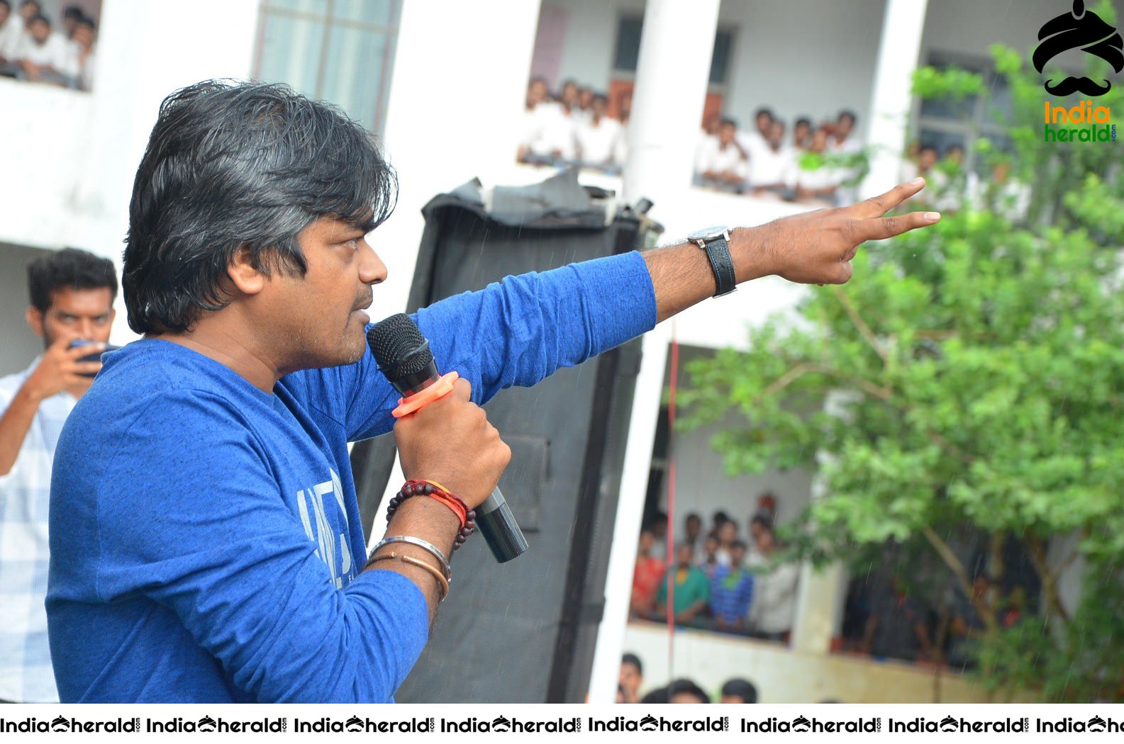 Director Harish Shankar at Vijayawada VVIT College