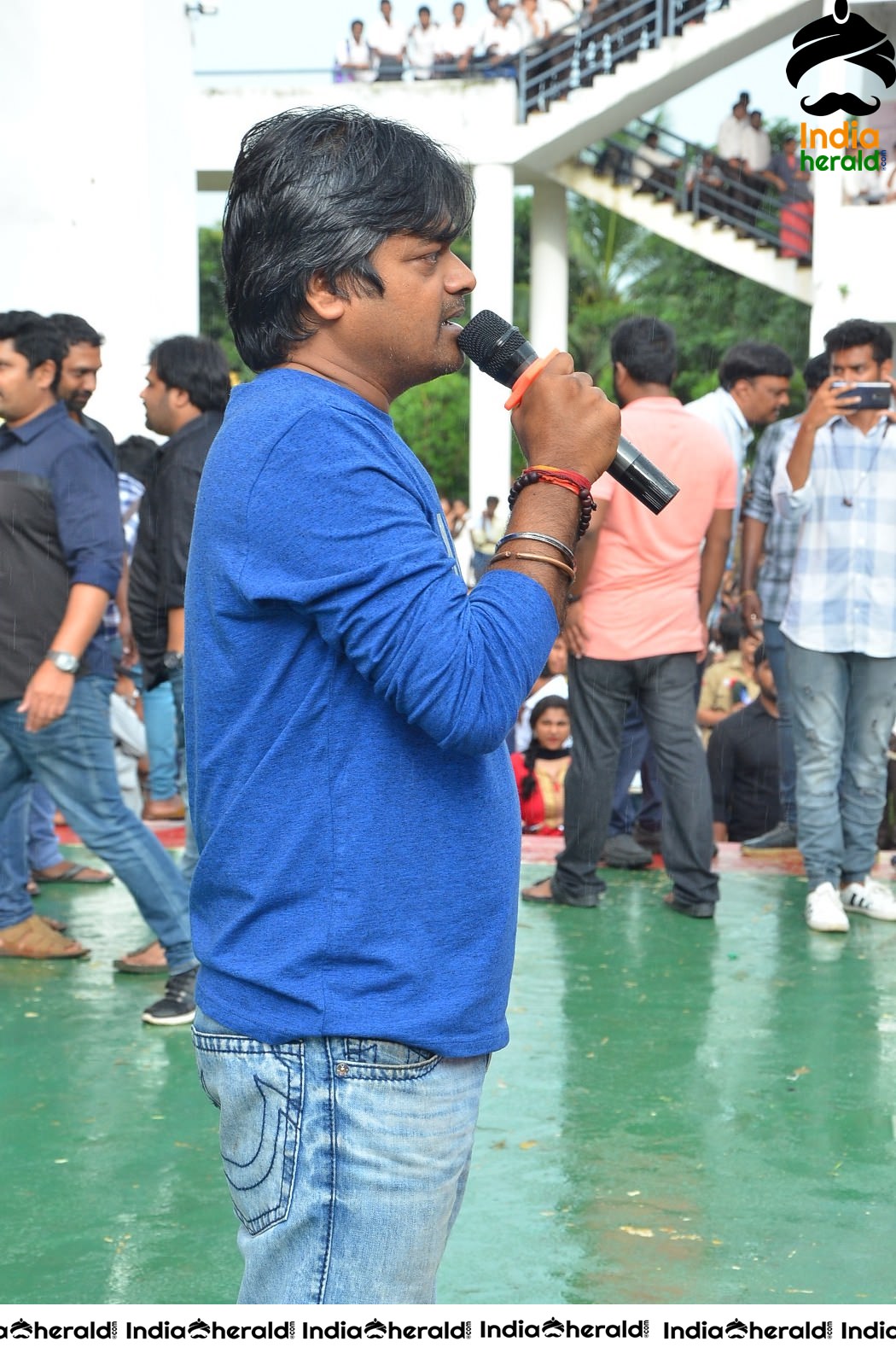 Director Harish Shankar at Vijayawada VVIT College