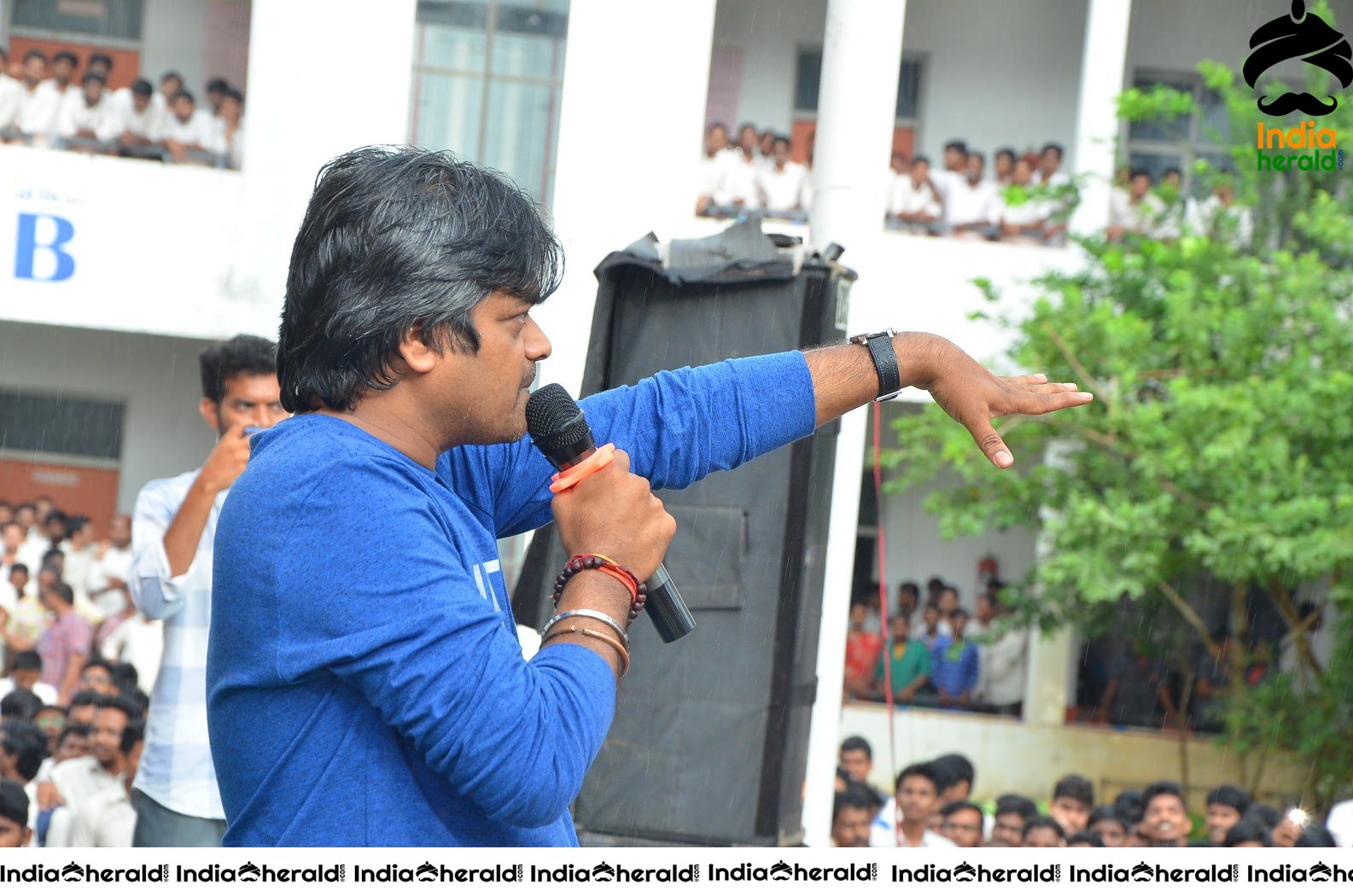 Director Harish Shankar at Vijayawada VVIT College