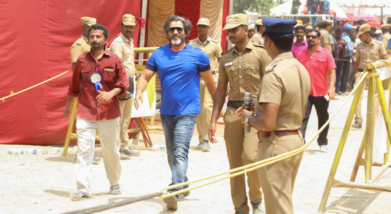 Exclusive Pics Of Vikram From Nadigar Sangam Election