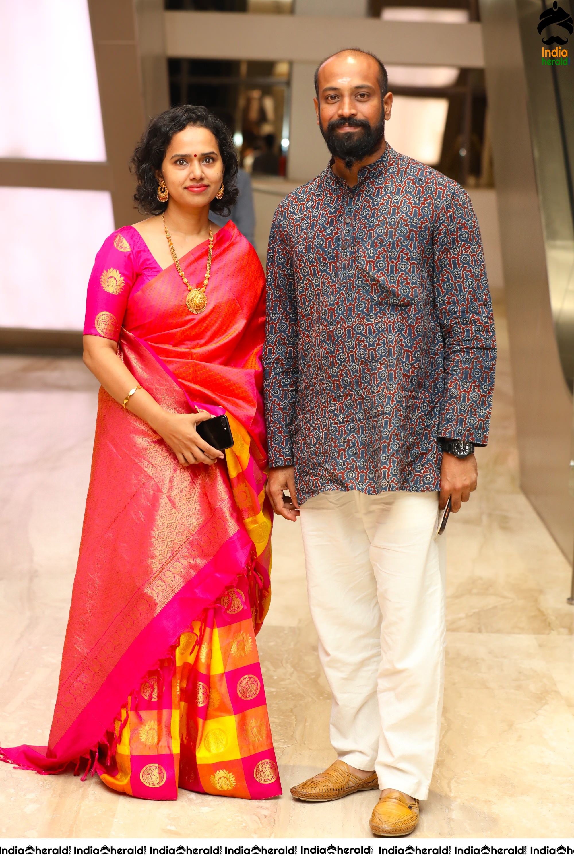 Famous Comedy Actor Sathish and Sindhu Wedding Stills Set 1