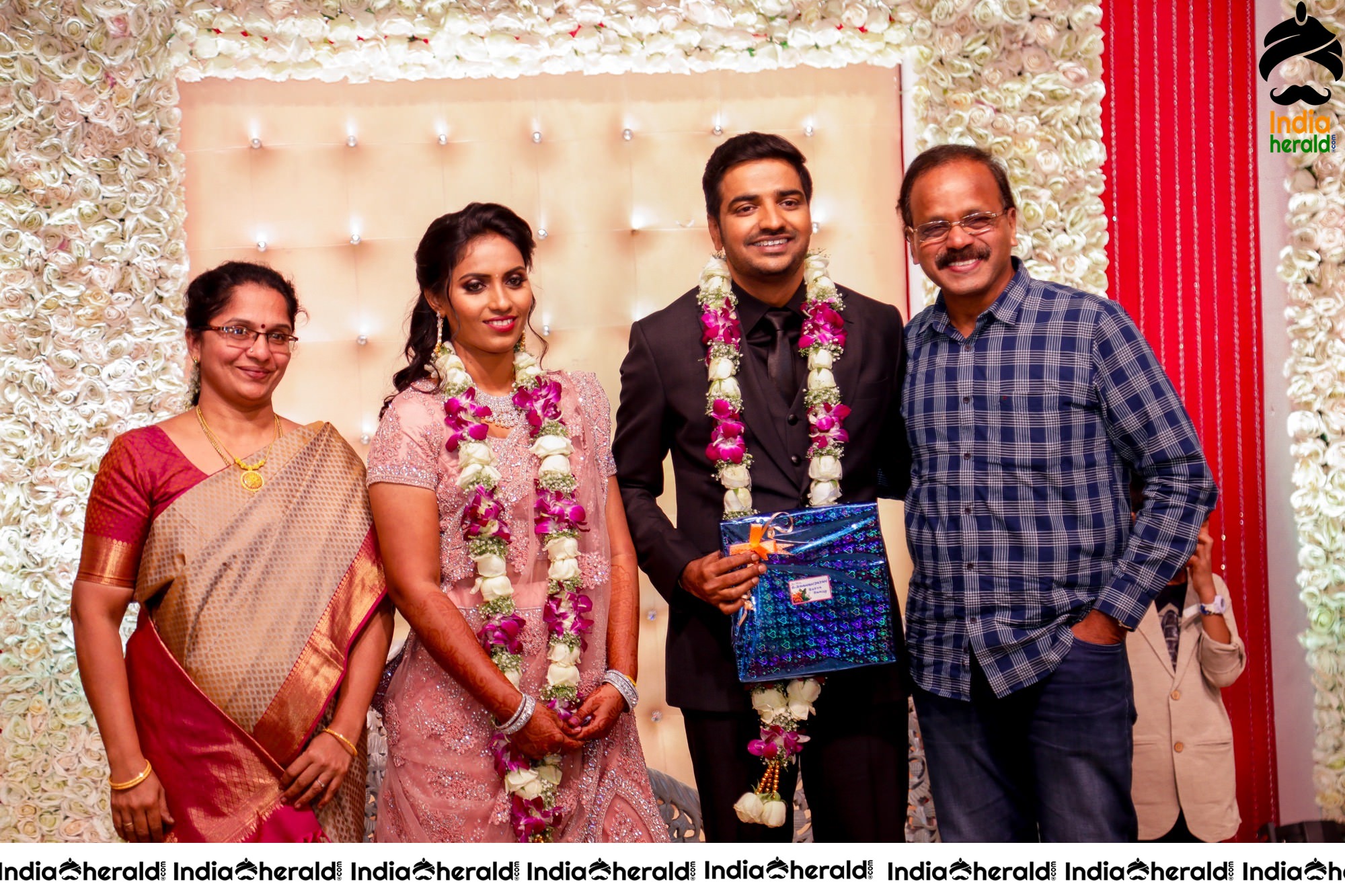 Famous Comedy Actor Sathish and Sindhu Wedding Stills Set 5