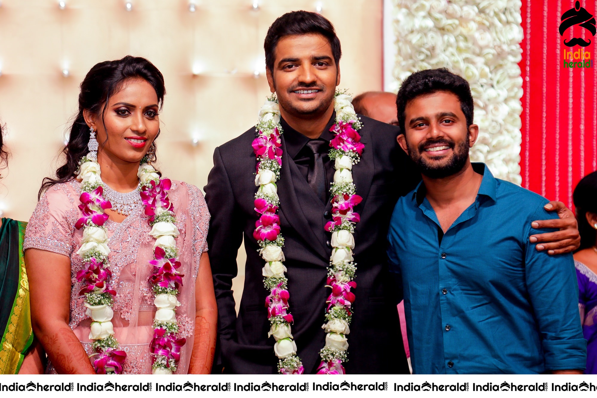 Famous Comedy Actor Sathish and Sindhu Wedding Stills Set 5