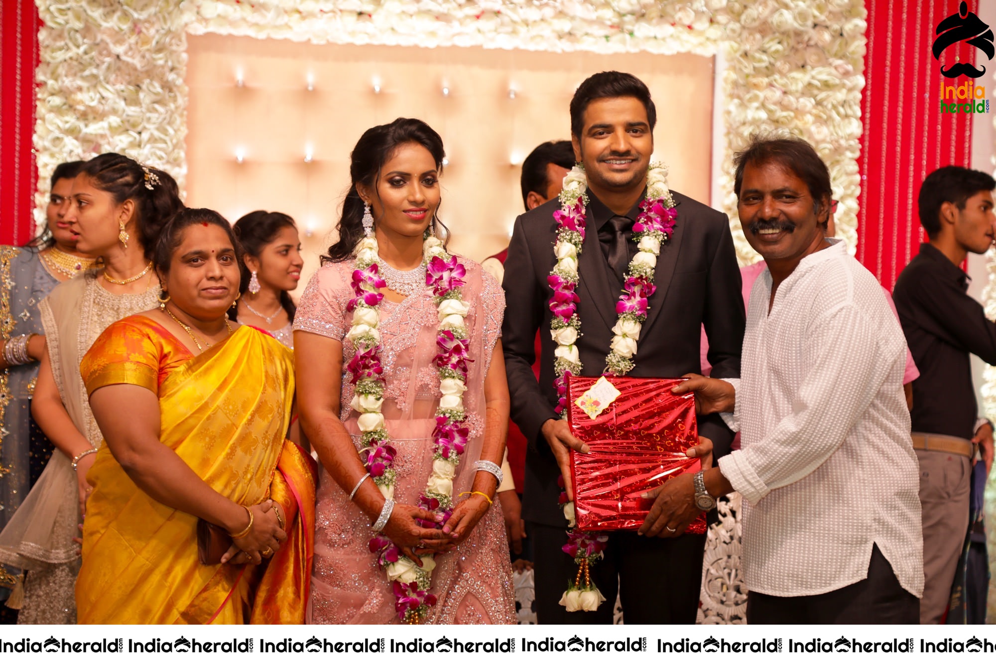 Famous Comedy Actor Sathish and Sindhu Wedding Stills Set 5