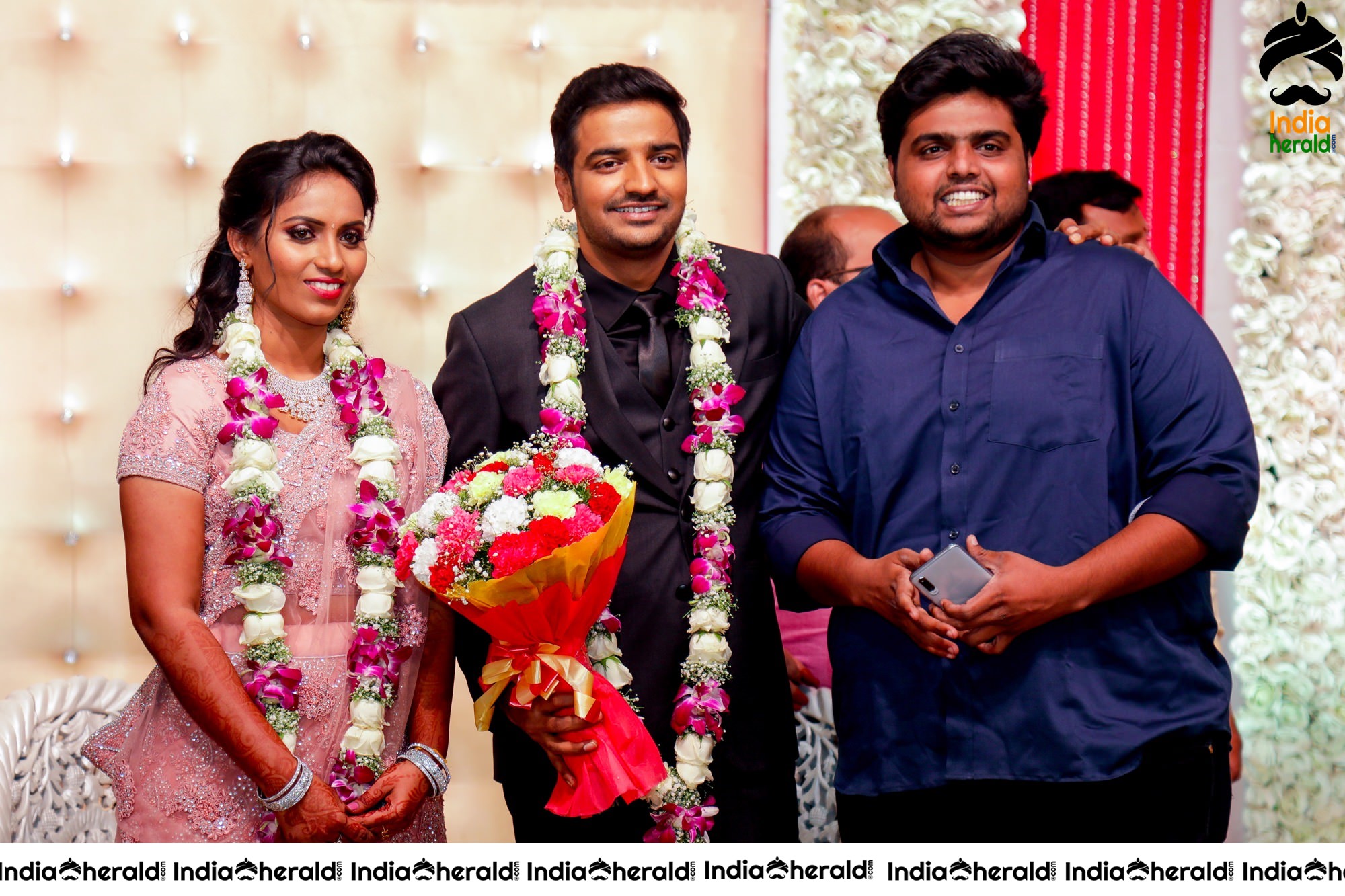 Famous Comedy Actor Sathish and Sindhu Wedding Stills Set 5