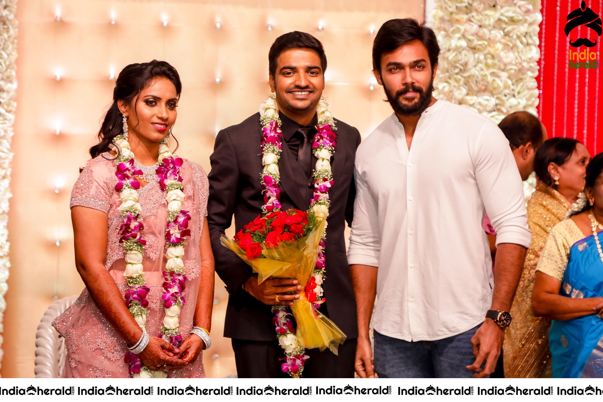 Famous Comedy Actor Sathish and Sindhu Wedding Stills Set 6