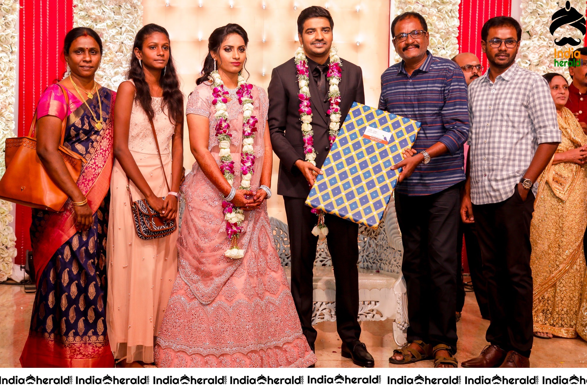 Famous Comedy Actor Sathish and Sindhu Wedding Stills Set 6