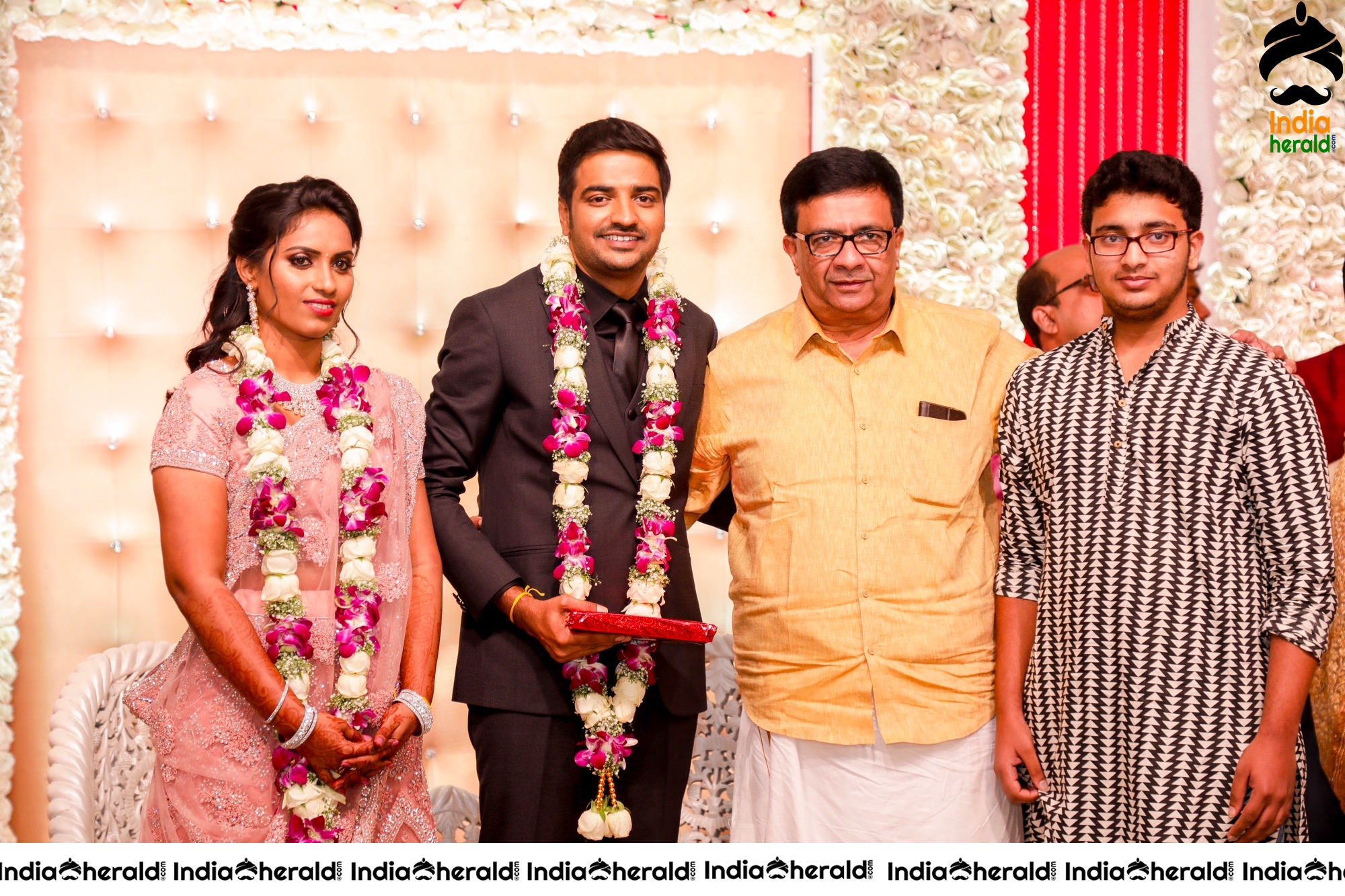 Famous Comedy Actor Sathish and Sindhu Wedding Stills Set 6