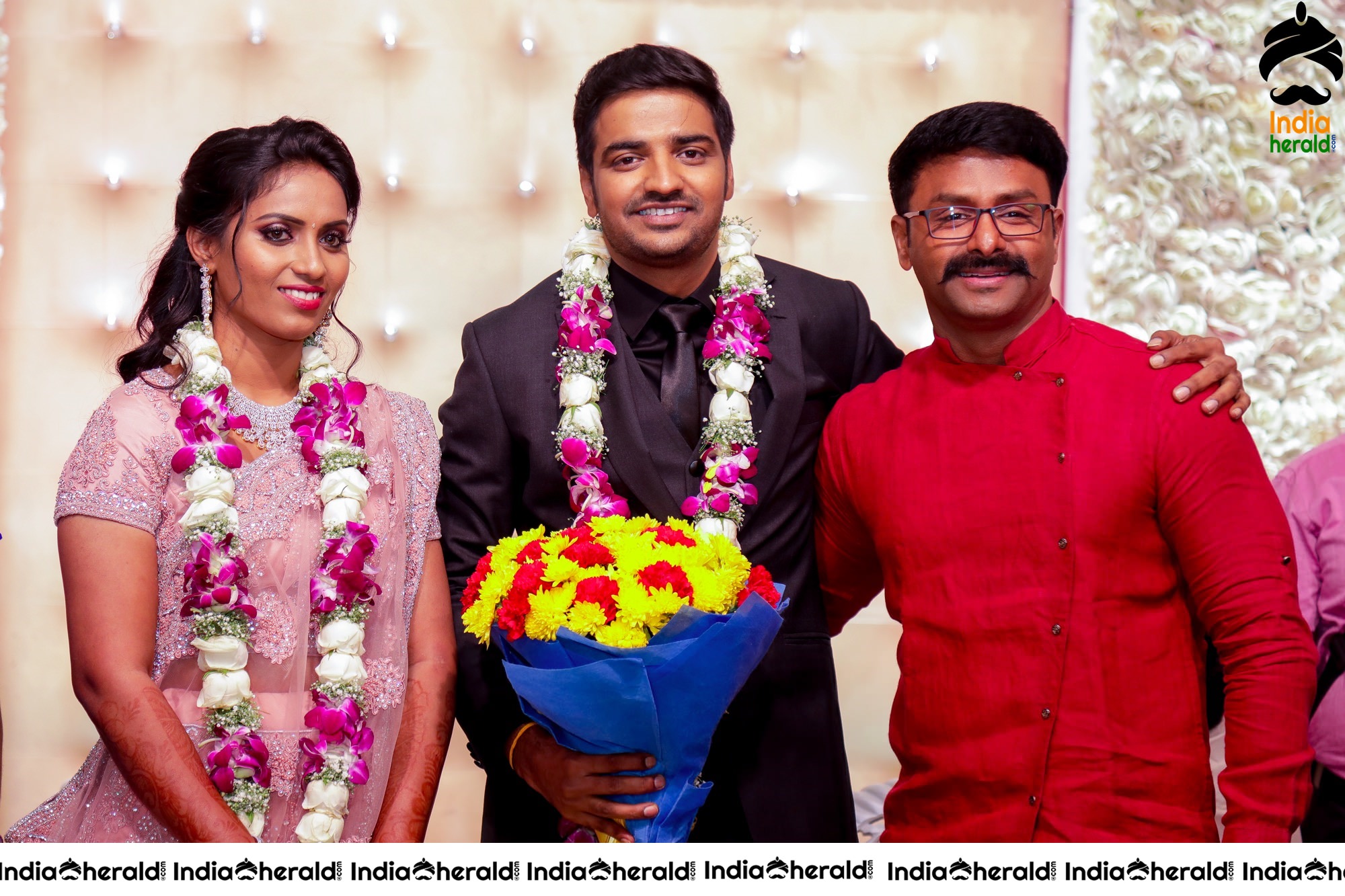 Famous Comedy Actor Sathish and Sindhu Wedding Stills Set 6