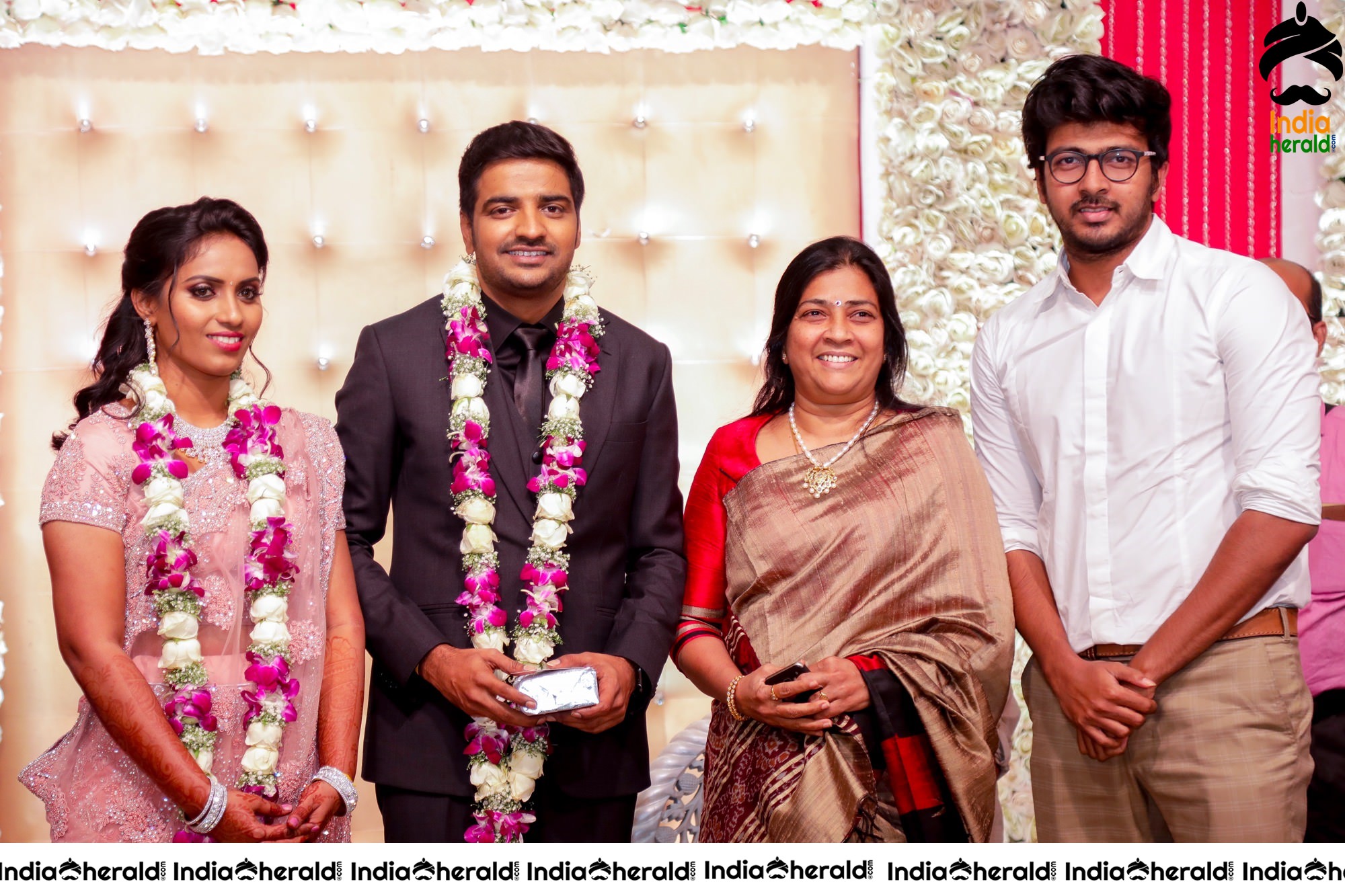 Famous Comedy Actor Sathish and Sindhu Wedding Stills Set 6