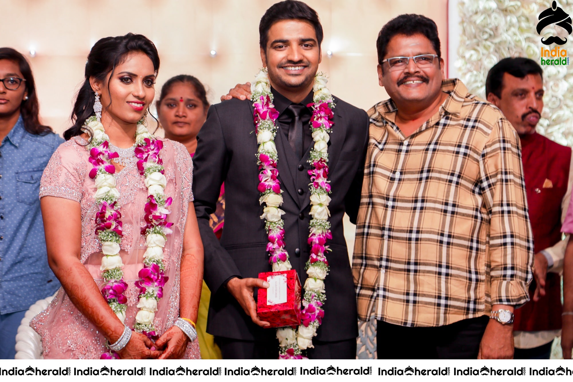 Famous Comedy Actor Sathish and Sindhu Wedding Stills Set 7