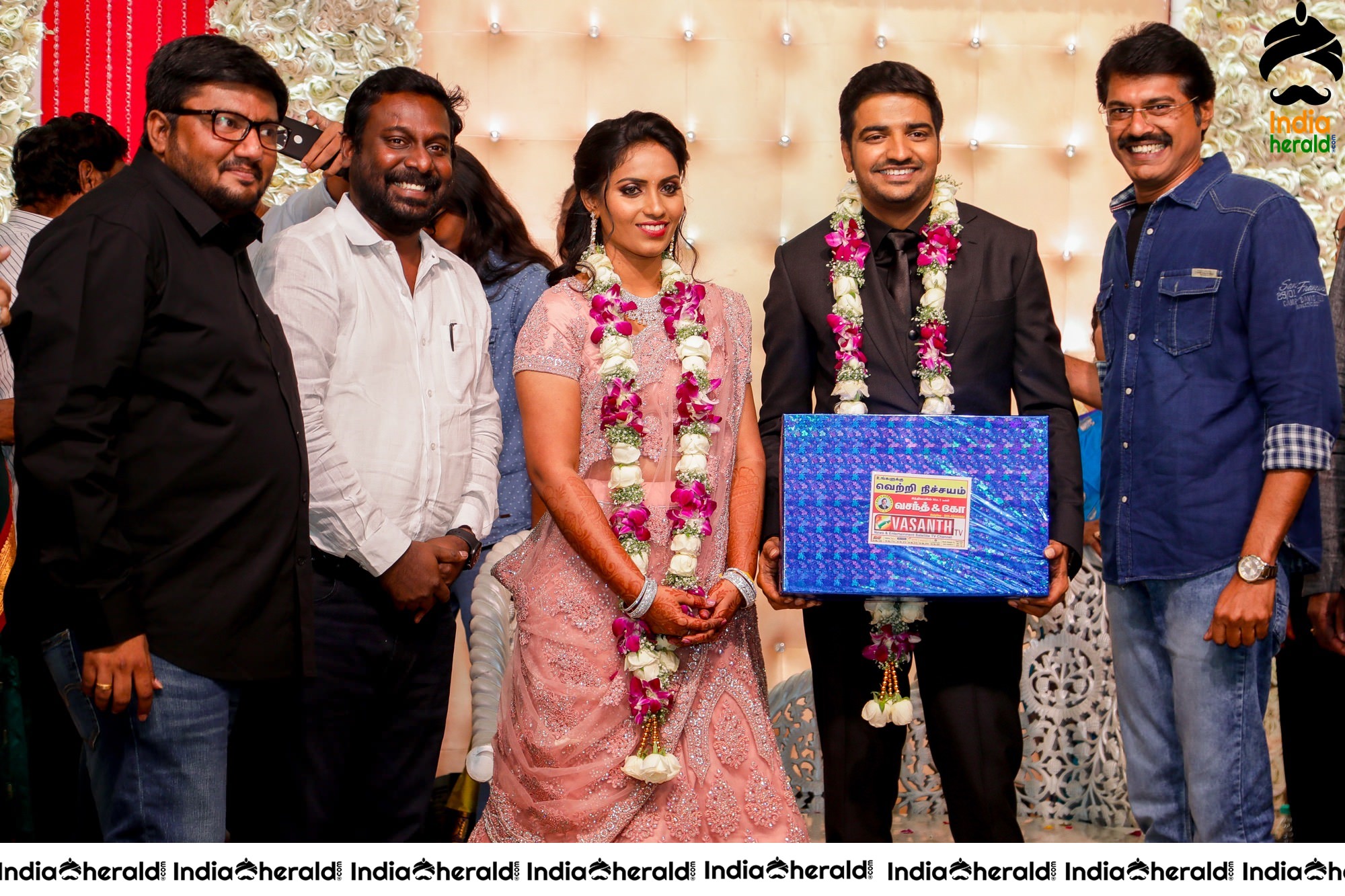Famous Comedy Actor Sathish and Sindhu Wedding Stills Set 7