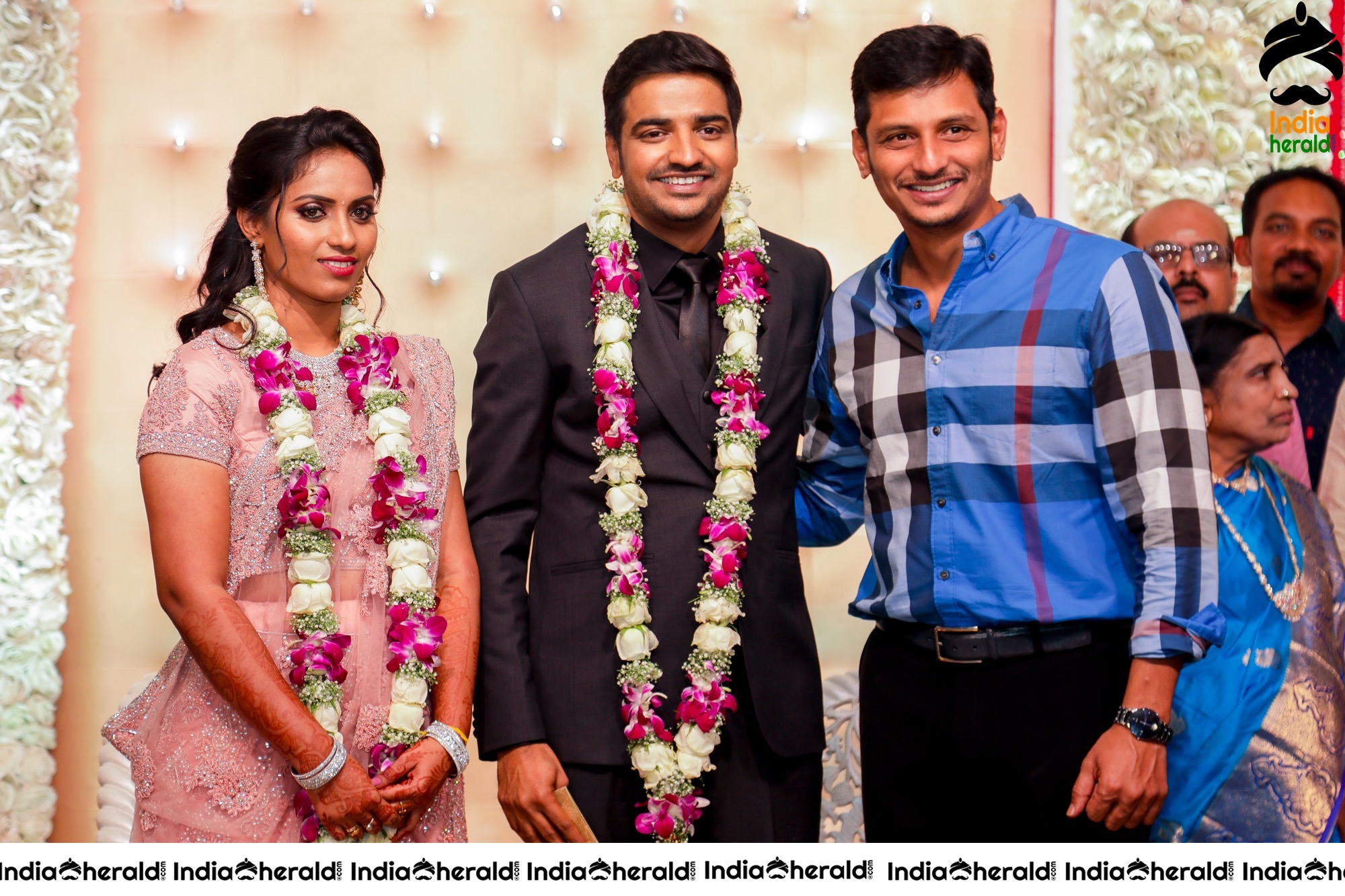 Famous Comedy Actor Sathish and Sindhu Wedding Stills Set 7